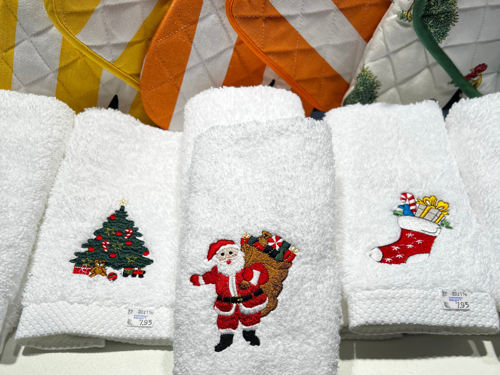 Handtücher mit Weihnachtsmotiv bei Bettenhaus Bürger